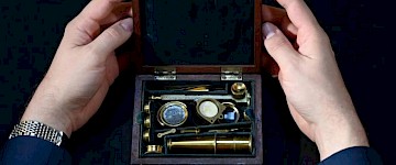 达尔文曾使用的显微镜在佳士得被拍卖